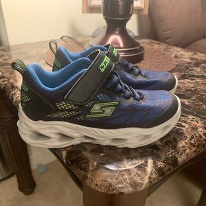 Work few times like new- light up boy sketchers